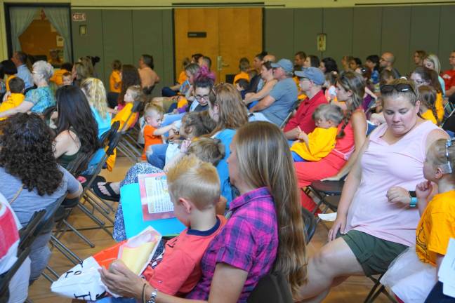 Students and parents attend the Cedar Mountain Kindergarten Orientation.