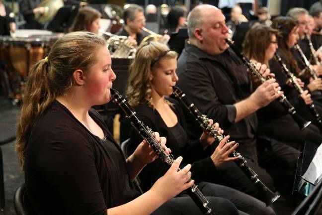 Vernon high school orchestra rehearses with pros Pamela VonOssen, Emily Bray and Emma Fiebert on Clarinet