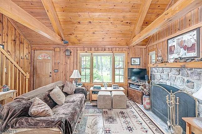 A must-see newly renovated home in Highland Lakes A must-see newly renovated home in Highland Lakes