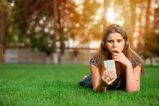 Schools reckon with social stress: ‘I’m on my phone so much’ Schools reckon with social stress: ‘I’m on my phone so much’