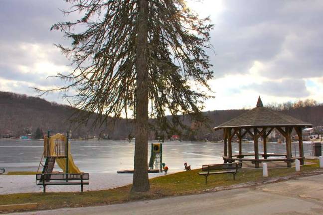 Lake community home is affordable Lake community home is affordable