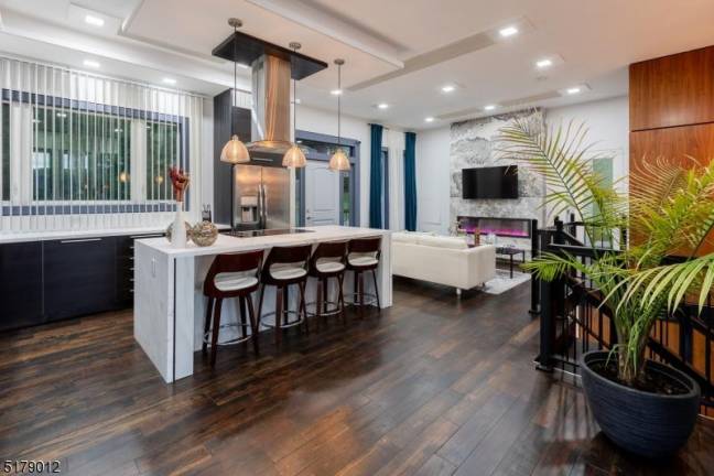 Welcome to modern luxury at its finest Welcome to modern luxury at its finest