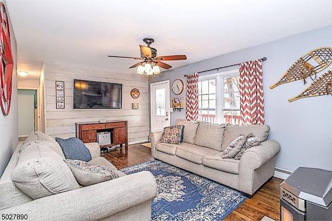 Charming Highland Lakes ranch is move-in ready Charming Highland Lakes ranch is move-in ready