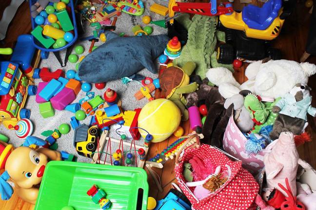 Clutter causes stress for middle-class families
