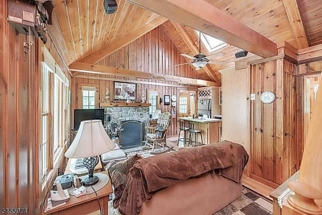 A must-see newly renovated home in Highland Lakes A must-see newly renovated home in Highland Lakes