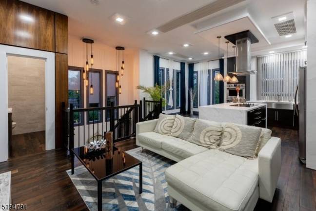 Glenwood smart home would be a smart deal Glenwood smart home would be a smart deal