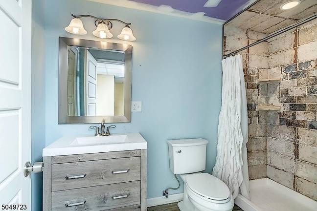 This lakefront home feels like a retreat This lakefront home feels like a retreat