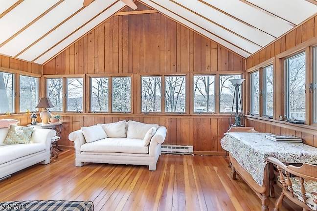 Stunning lake house won’t last at this price Stunning lake house won’t last at this price