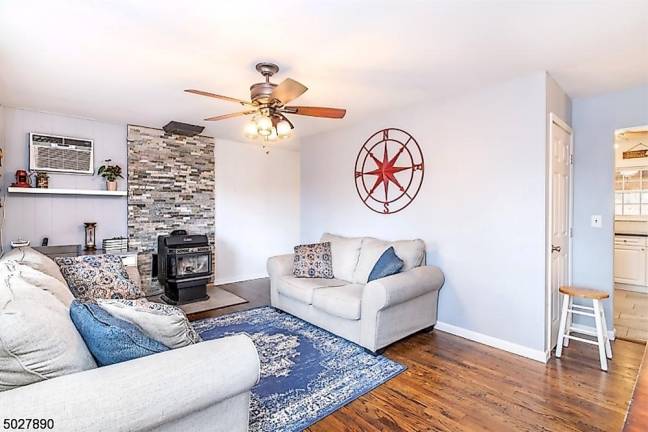 Charming Highland Lakes ranch is move-in ready Charming Highland Lakes ranch is move-in ready