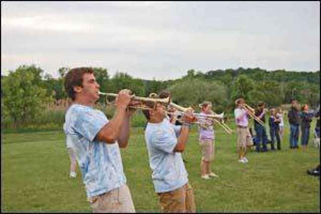 Let the music play on Let the music play on