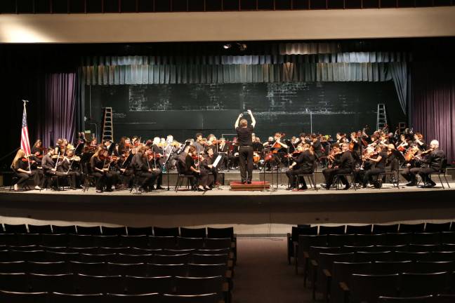 VTHS orchestra collaborates with N.J. symphony Vernon HS and NJ Symphonoy Orchestra play side by side rehearsal