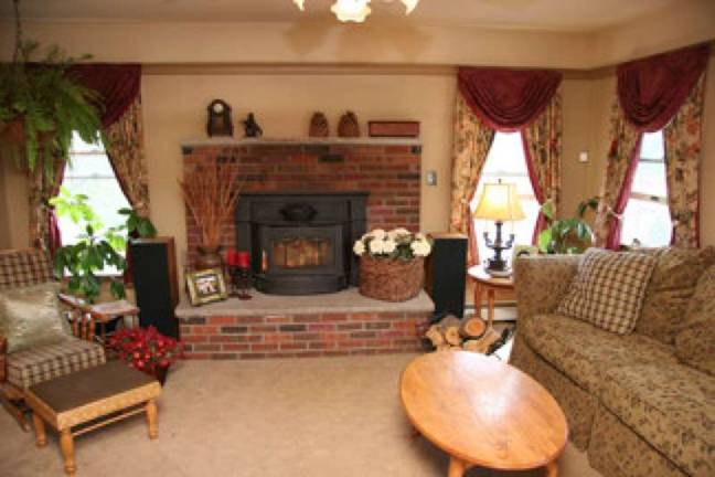 Best-priced 4BR home awaits in Vernon Best-priced 4BR home awaits in Vernon