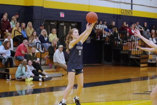 Vernon's Elizabeth Peek scored seven points.