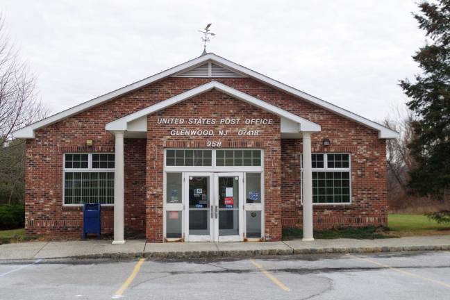 Where in responses People who identified themselves as Pam Perler, Barbara Monschauer, Bob Springer, Ellie Smith, Joe Spumoni, Danielle Ognello and Emily Monschauer identified last week's photo as the Glenwood Post Office, located on Route 517 in Vernon.