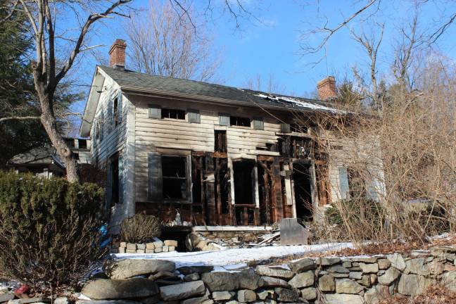 Fire destroys historic home Fire destroys historic home