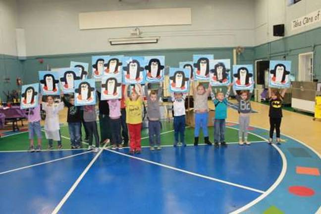 Walnut Ridge students participate in painting class Walnut Ridge students participate in painting class
