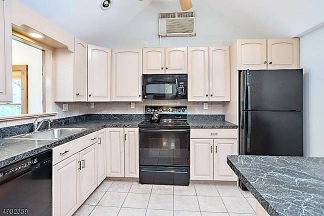This lakeside retreat is more than a home, it’s a lifestyle This lakeside retreat is more than a home, it’s a lifestyle