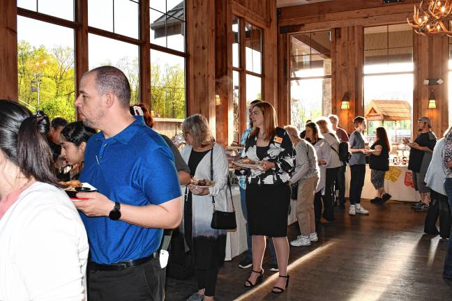 225 attend Taste of Vernon 225 attend Taste of Vernon