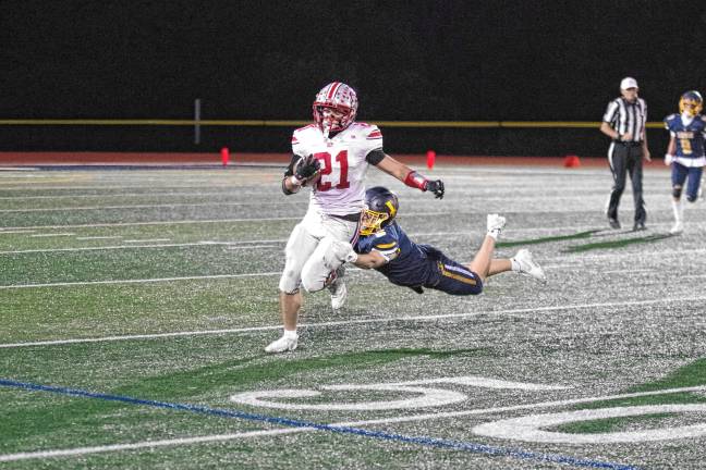 Football roundup: Vikings slay Wildcats, 35-28 High Point ball carrier Brendon Lehman is caught from behind by Vernon defender Gavin Bruno in the second quarter. The Vikings won, 35-28, at home Friday, Oct. 3. (Photos by George Leroy Hunter)