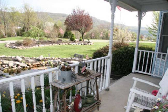 Best-priced 4BR home awaits in Vernon Best-priced 4BR home awaits in Vernon