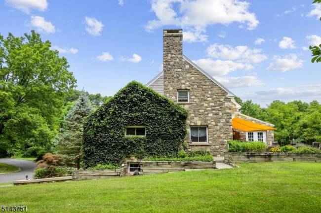 Elegant stone manor delivers Old World charm Elegant stone manor delivers Old World charm