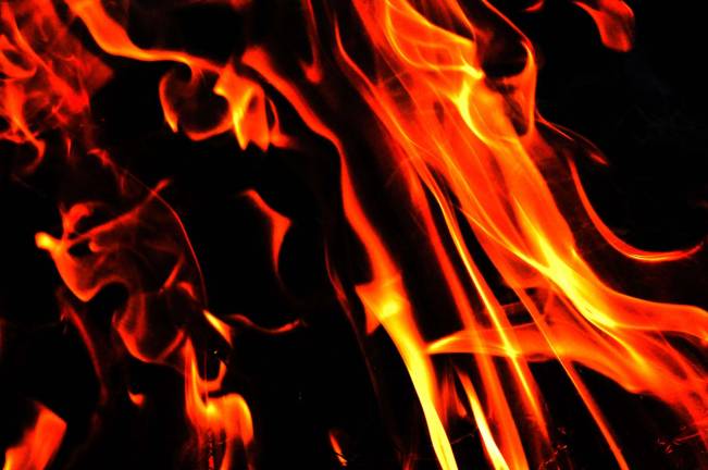 Fire destroys Wantage barn