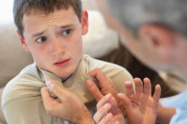 Bad report cards linked to child abuse Bad report cards linked to child abuse