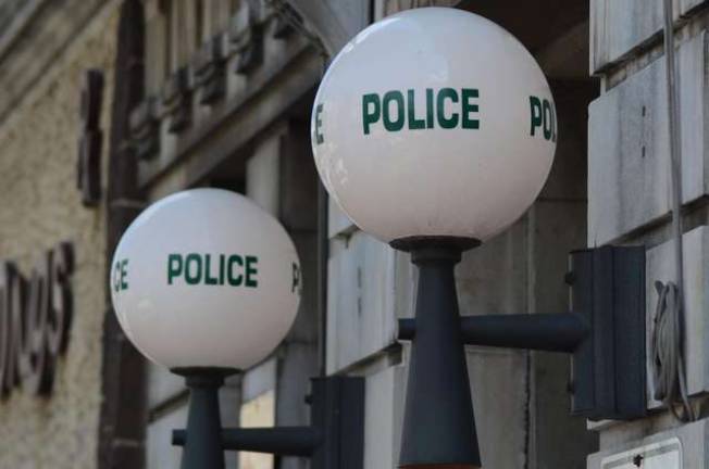 Vernon police probing couple's death Vernon police probing couple's death