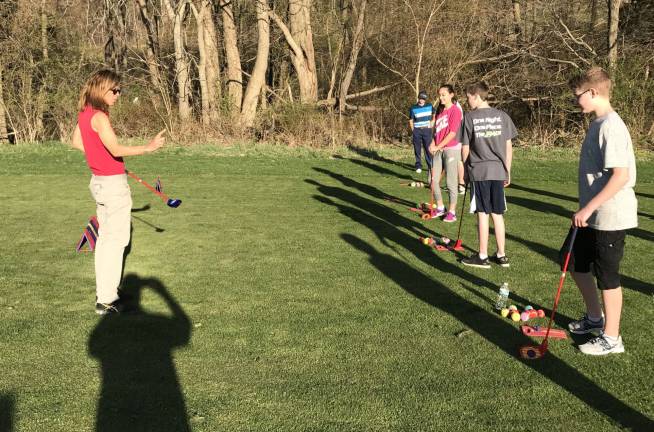 Vernon students participate in Youth Golf Day