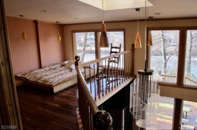 Become a lakefront homeowner Become a lakefront homeowner