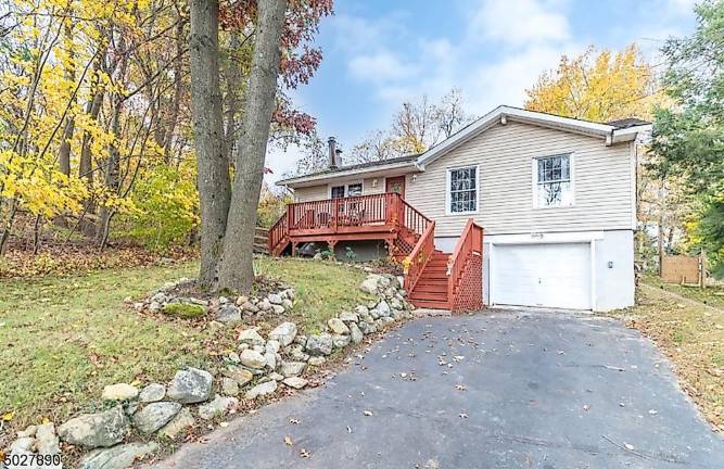 Charming Highland Lakes ranch is move-in ready Charming Highland Lakes ranch is move-in ready