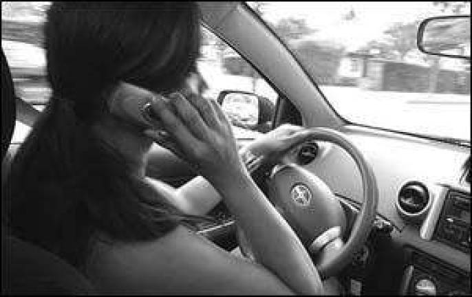Cell phones and driving don't mix Cell phones and driving don't mix