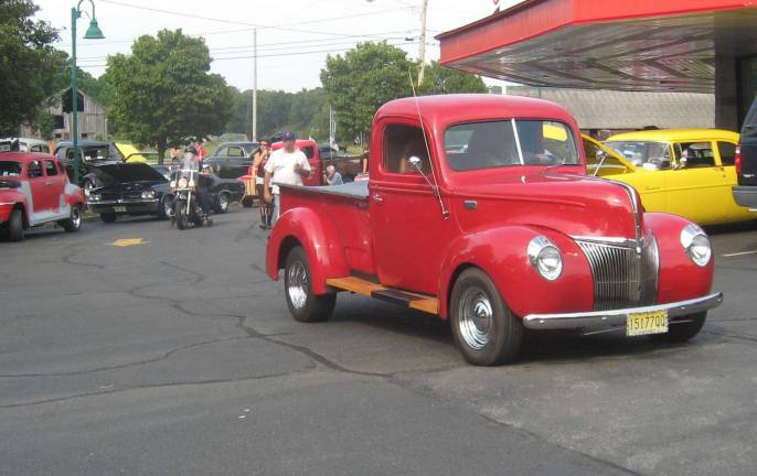 The Chatterbox Restaurant is crusin' every Saturday with vintage cars on display.