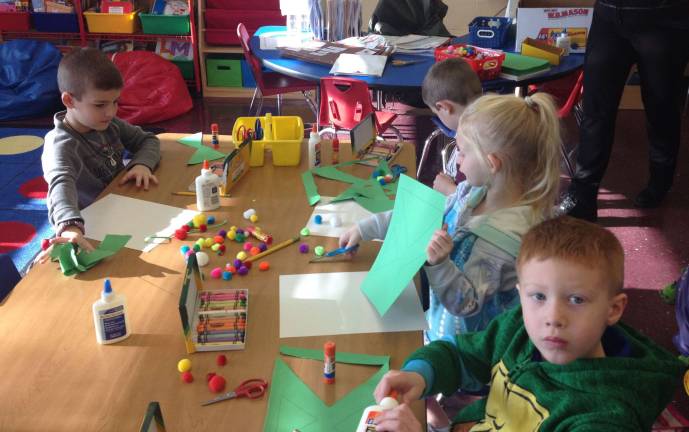 Kindergartners learn about holidays Kindergartners learn about holidays