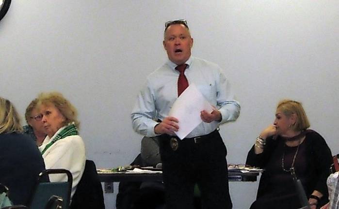 Leisure club looking for growth Detective Chris Grogan of the Sussex County Prosecutors Office speaks about phone scams and the upcoming census at a meeting of the Vernon Leisure Club on Feb. 19.
