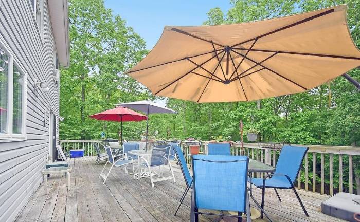 Elegant five-bedroom lakefront colonial is an entertainer’s dream Elegant five-bedroom lakefront colonial is an entertainer’s dream