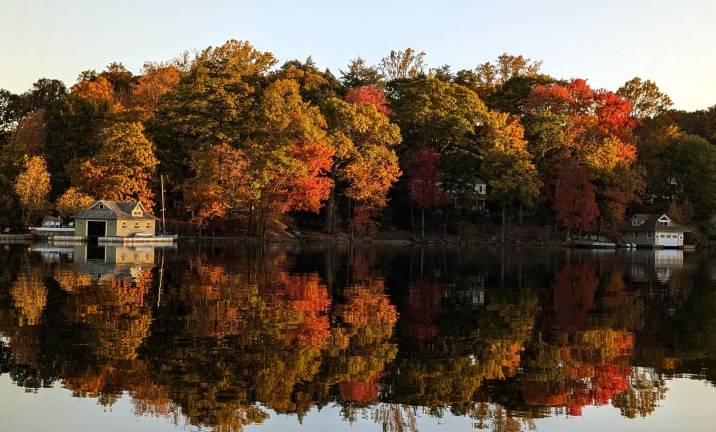 Fall is a busy time on Lake Hopatcong At nearly 2,600 acres, Lake Hopatcong is New Jersey’s largest lake.