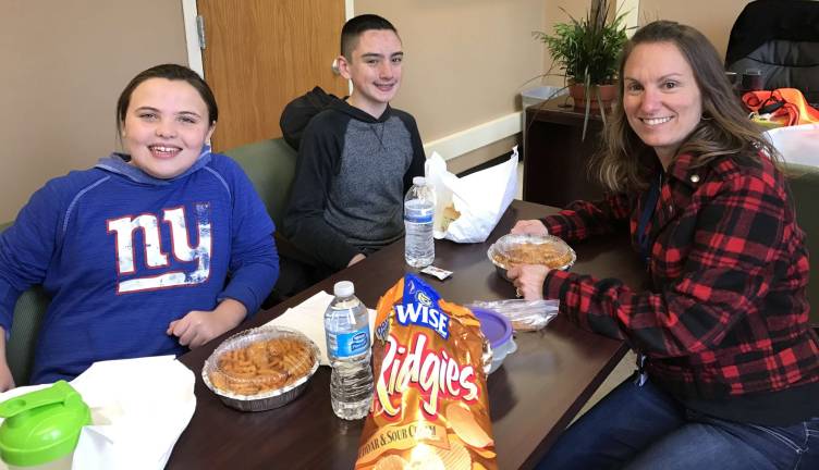 Lounsberry Hollow students rewarded for positive behavior