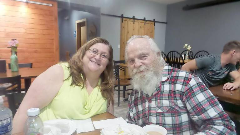 80-year-old prisoner is released into his daughter’s care After leaving jail, John Curwood and his daughter Joy McCann enjoyed breakfast sandwiches and coffee at Ryan’s Deli in Lords Valley (Photo provided by Joy McCann)