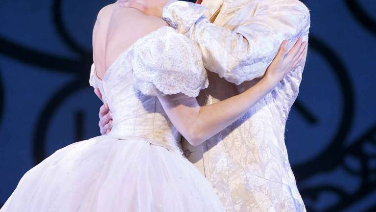 Cinderella coming to Mayo Center Cinderella coming to Mayo Center