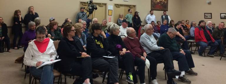 Vernon sewer plan to take months Attendees at the Vernon MUA-Township Council joint meeting.