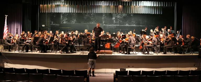 Vernon high school orchestra rehearses with pros Vernon Tec H.S. and N.J.S.O. side by side practice