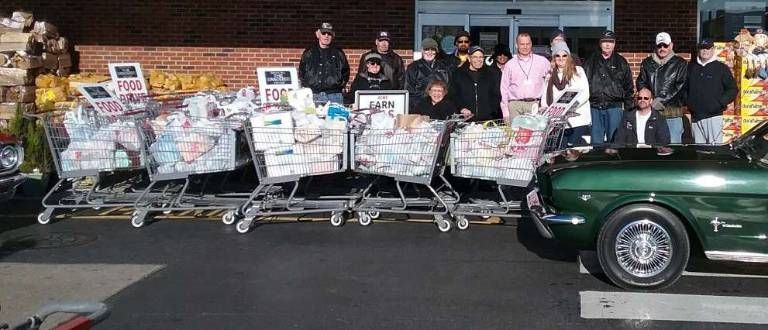 Wanderers host food drive, car show Wanderers host food drive, car show