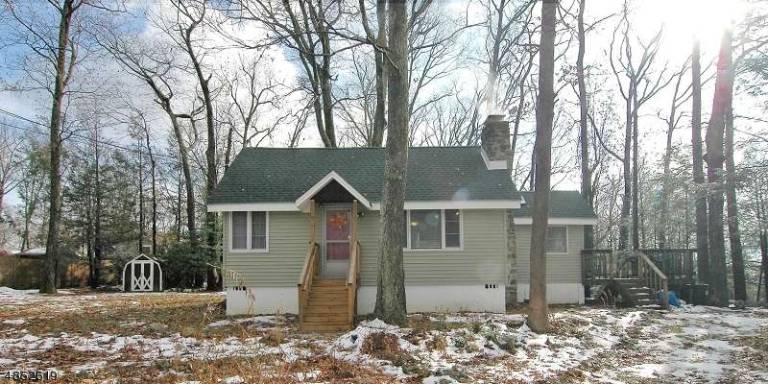 Charming home has great location Charming home has great location