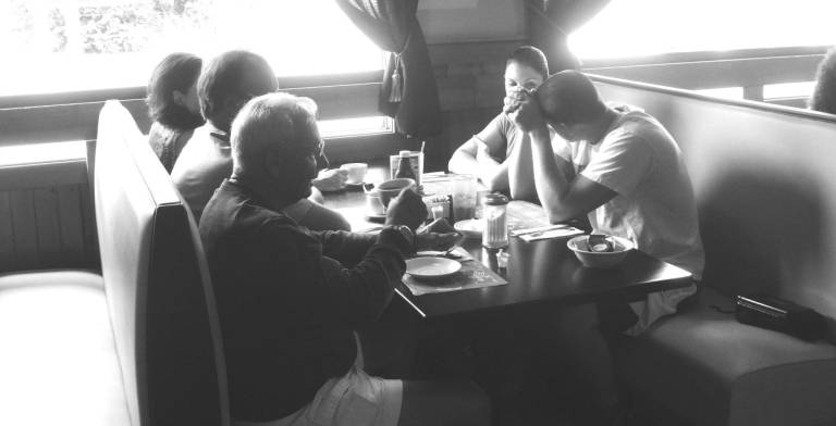 New Franklin diner offers customers a chance to ‘Sit n’ Chat’ The Dittmar family, of Vernon, finish their coffee after breakfast at Franklin's Sit n' Chat Diner.