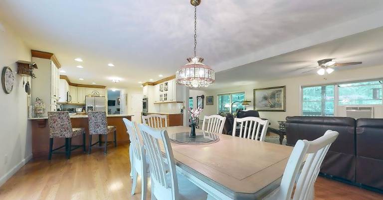 Elegant five-bedroom lakefront colonial is an entertainer’s dream Elegant five-bedroom lakefront colonial is an entertainer’s dream