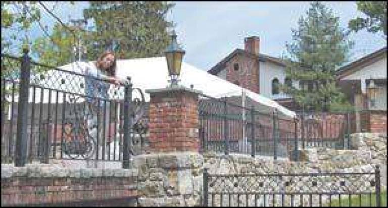 Chateau Hathorn opens outdoor patio and gardens on Thursdays Chateau Hathorn opens outdoor patio and gardens on Thursdays