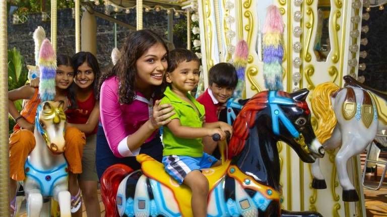Heading to the amusement park? 1 in 5 parents did not talk about what to do if kids got lost
