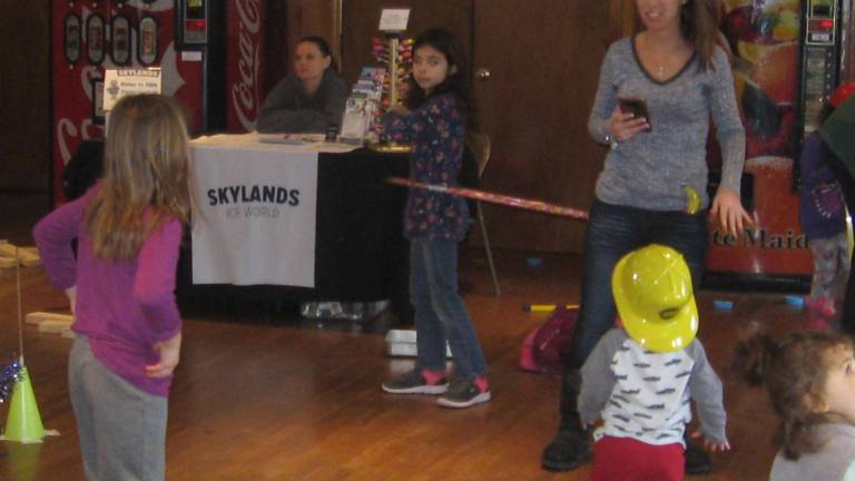 Highland Lakes hosts winter carnival Highland Lakes hosts winter carnival