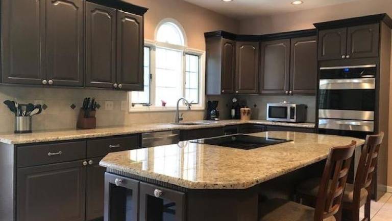 Fabulous property awaits new owner Fabulous property awaits new owner